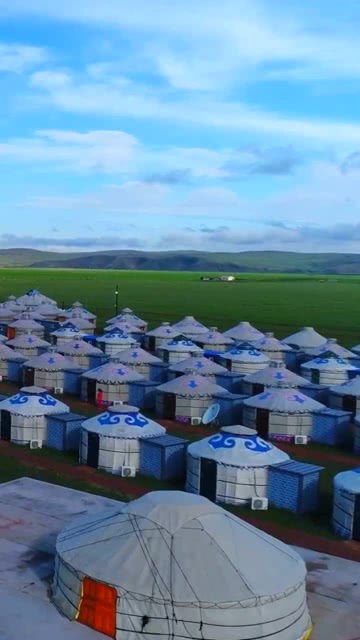 草原的诗意栖居 蒙古包与蔚蓝天空下的向往